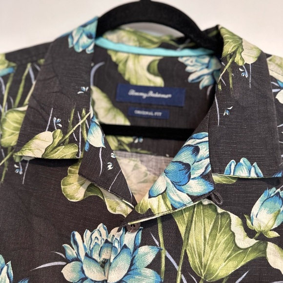 Tommy Bahama Size Large Silk Blend Blue Floral Hawaiian Shirt. Button Down. - Picture 11 of 11